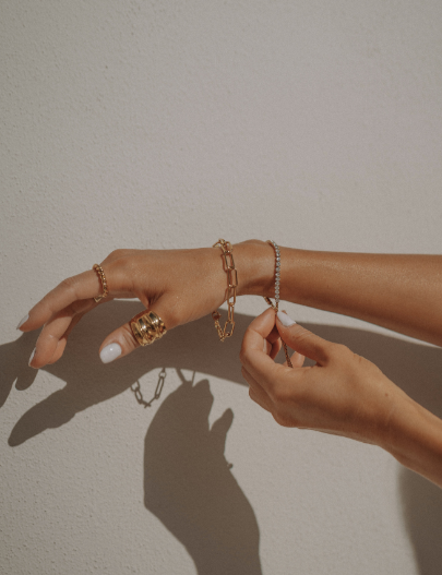 BRACELET