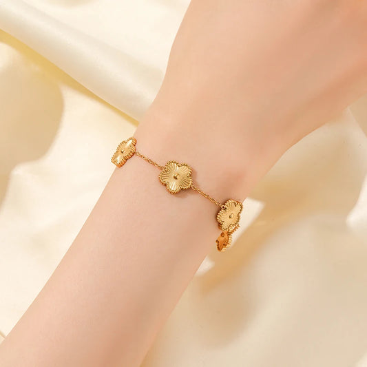5-Leaf Flower Bracelet