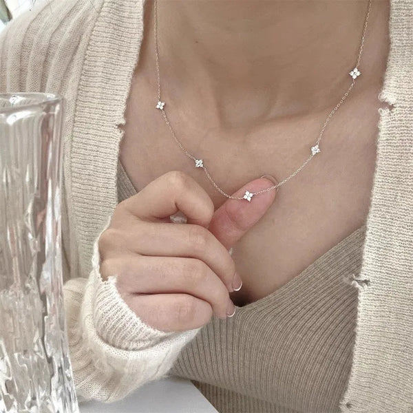 Four Leaf Flowers Necklace